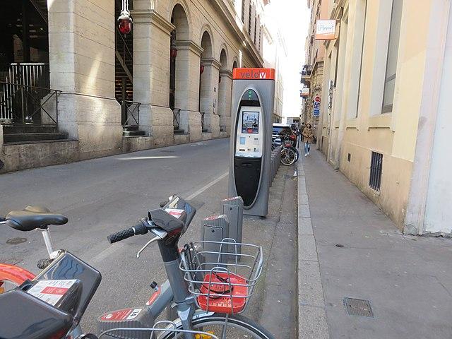 Lyon 1er - Immobilier - CENTURY 21 Presqu'île Immobilier – Station Vélo'v 