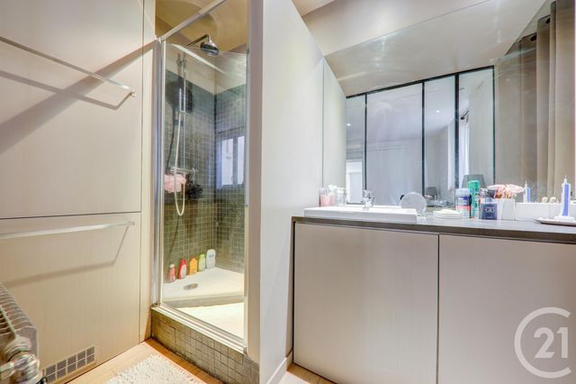 Appartement F2 à vendre - 2 pièces - 50.1 m2 - LYON - 69001 - RHONE-ALPES - Century 21 Presqu'Île Immobilier Appartement F2 à vendre - 2 pièces - 50.1 m2 - LYON - 69001 - RHONE-ALPES - Century 21 Presqu'Île Immobilier