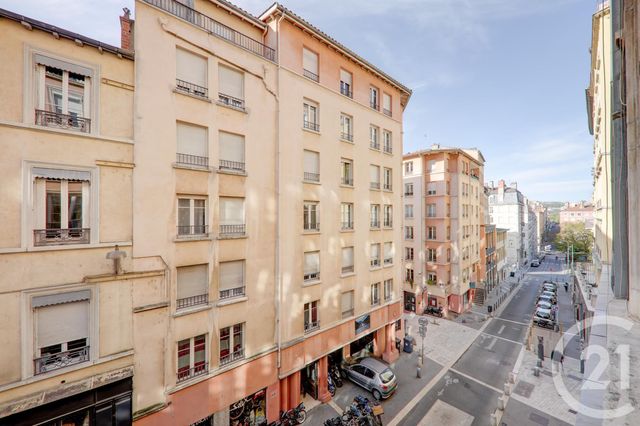 Appartement F2 à vendre - 2 pièces - 50.1 m2 - LYON - 69001 - RHONE-ALPES - Century 21 Presqu'Île Immobilier Appartement F2 à vendre - 2 pièces - 50.1 m2 - LYON - 69001 - RHONE-ALPES - Century 21 Presqu'Île Immobilier