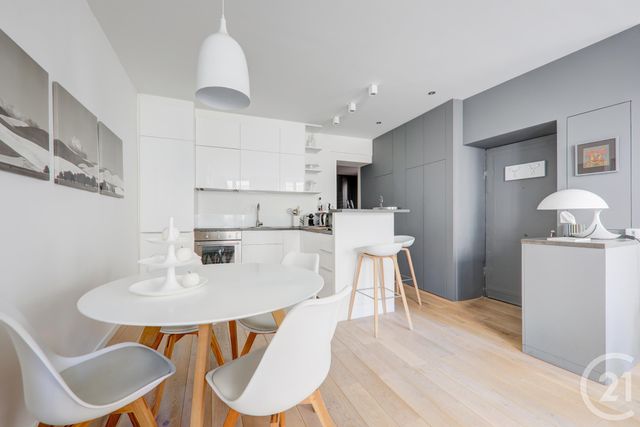 Appartement F2 à vendre - 2 pièces - 50.1 m2 - LYON - 69001 - RHONE-ALPES - Century 21 Presqu'Île Immobilier Appartement F2 à vendre - 2 pièces - 50.1 m2 - LYON - 69001 - RHONE-ALPES - Century 21 Presqu'Île Immobilier