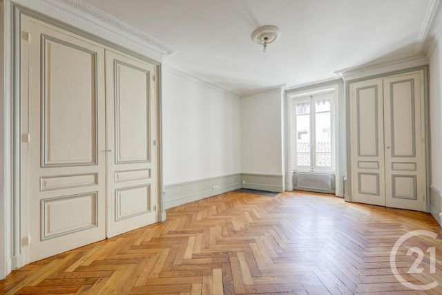Afficher la photo en grand Appartement F2 à vendre - 2 pièces - 45.0 m2 - LYON - 69001 - RHONE-ALPES - Century 21 Presqu'Île Immobilier