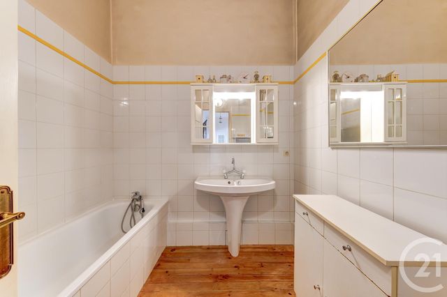 Afficher la photo en grand Appartement F3 à vendre - 3 pièces - 94.64 m2 - LYON - 69001 - RHONE-ALPES - Century 21 Presqu'Île Immobilier