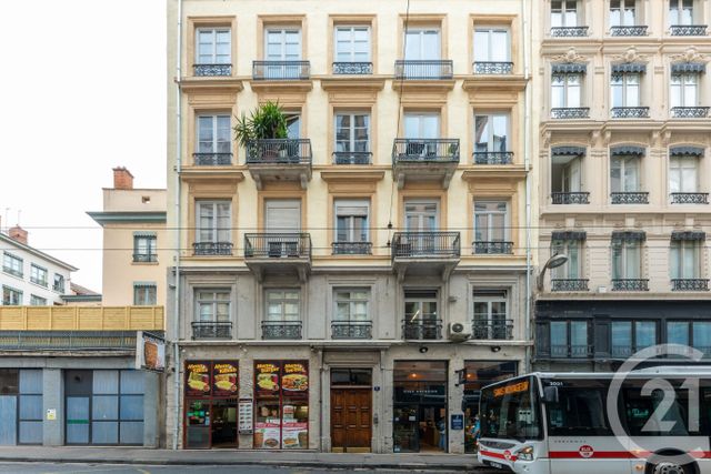 Appartement F4 à vendre - 4 pièces - 58.81 m2 - LYON - 69001 - RHONE-ALPES - Century 21 Presqu'Île Immobilier